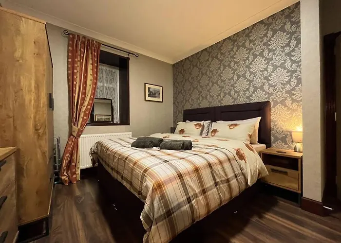 The Nook Crieff - Central 2-Bed With Garden :)